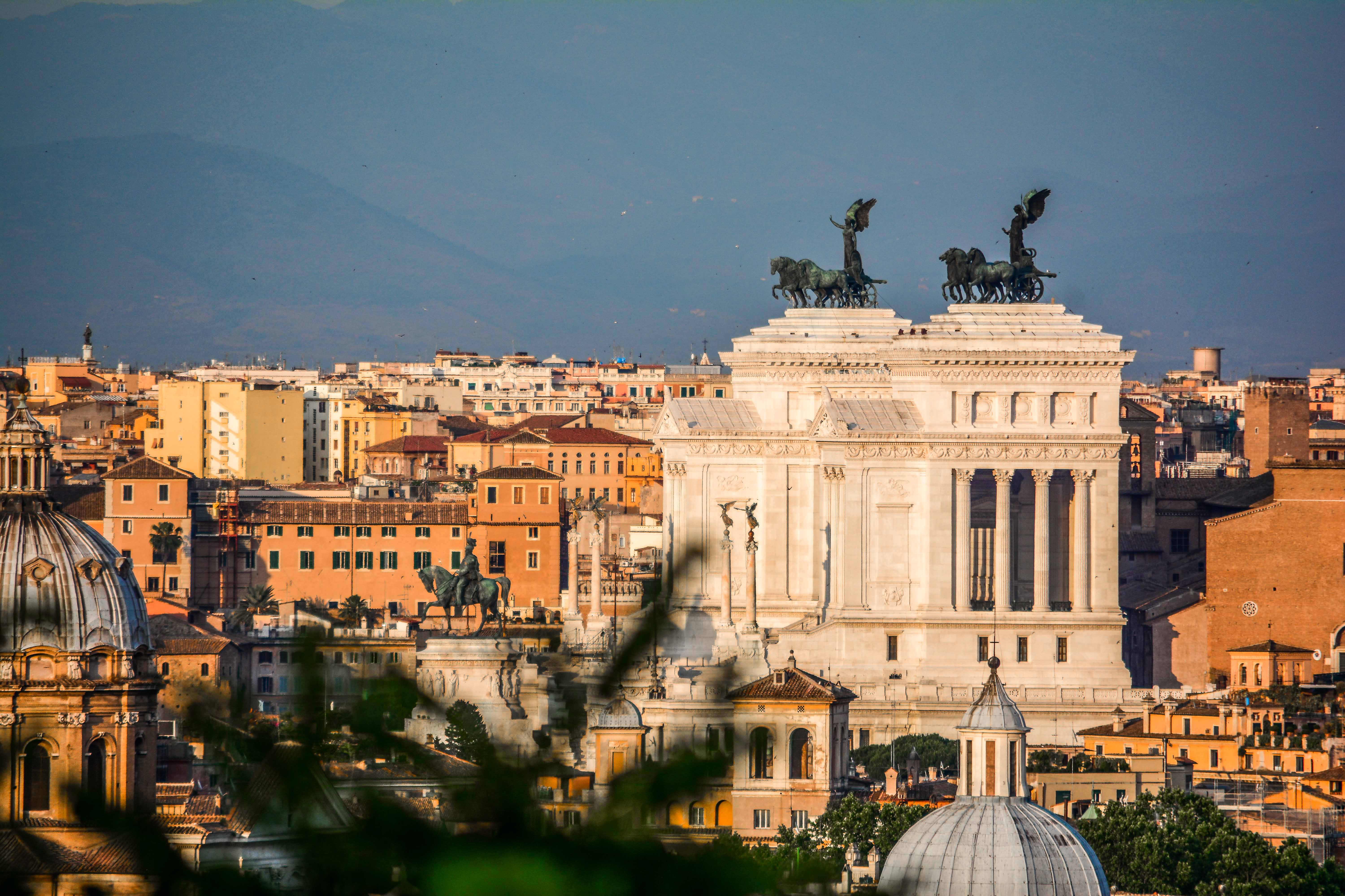 Venez visiter avec nous le Vittoriano, Trevi, Trastevere, Villa Borghèse et Gianicolo. Les grands monuments de Rome, Capitale de l'Italie !