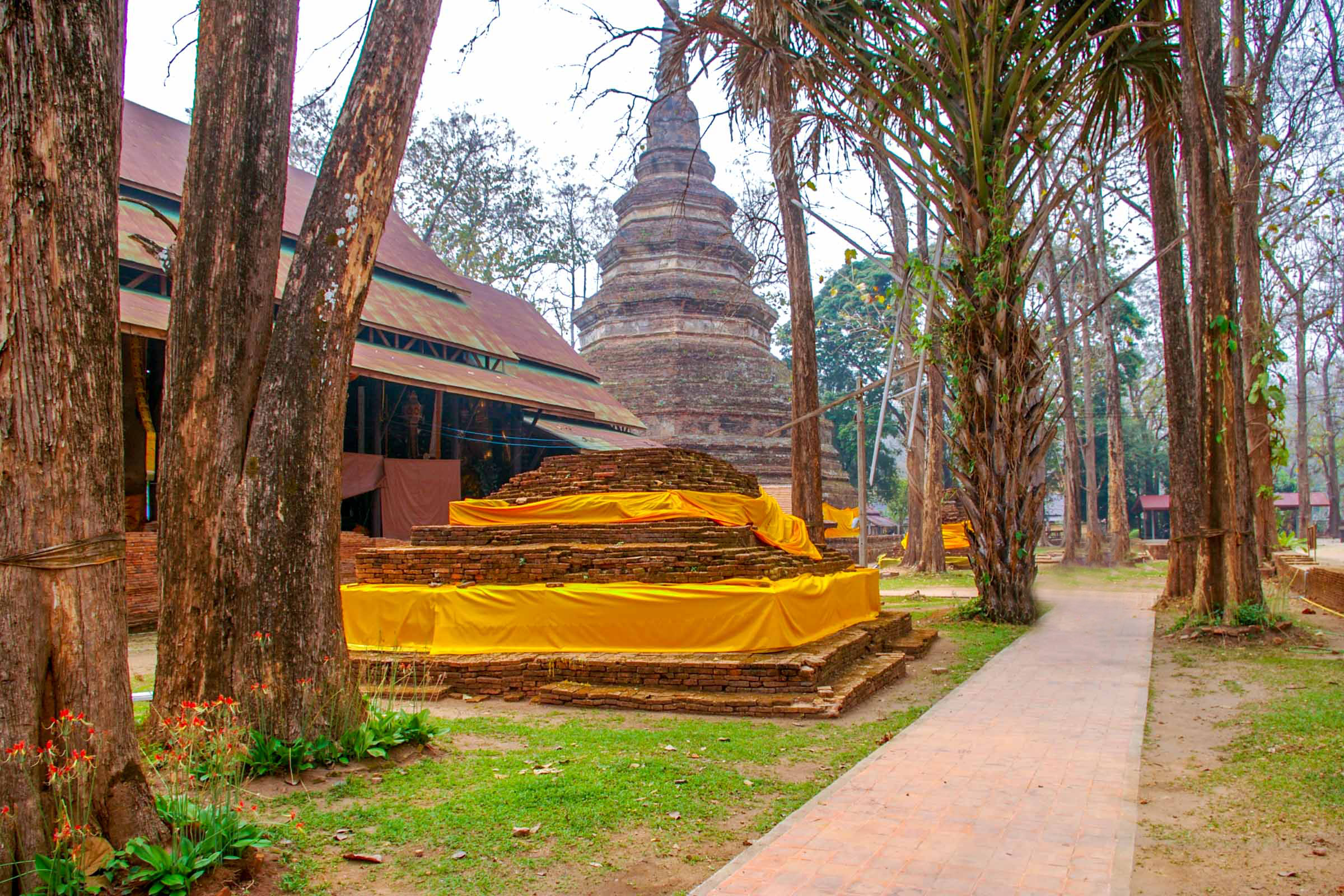 Chiang Saen temple chedi Thaïlande Chiang Rai blogvoyage blog voyage icietlabas