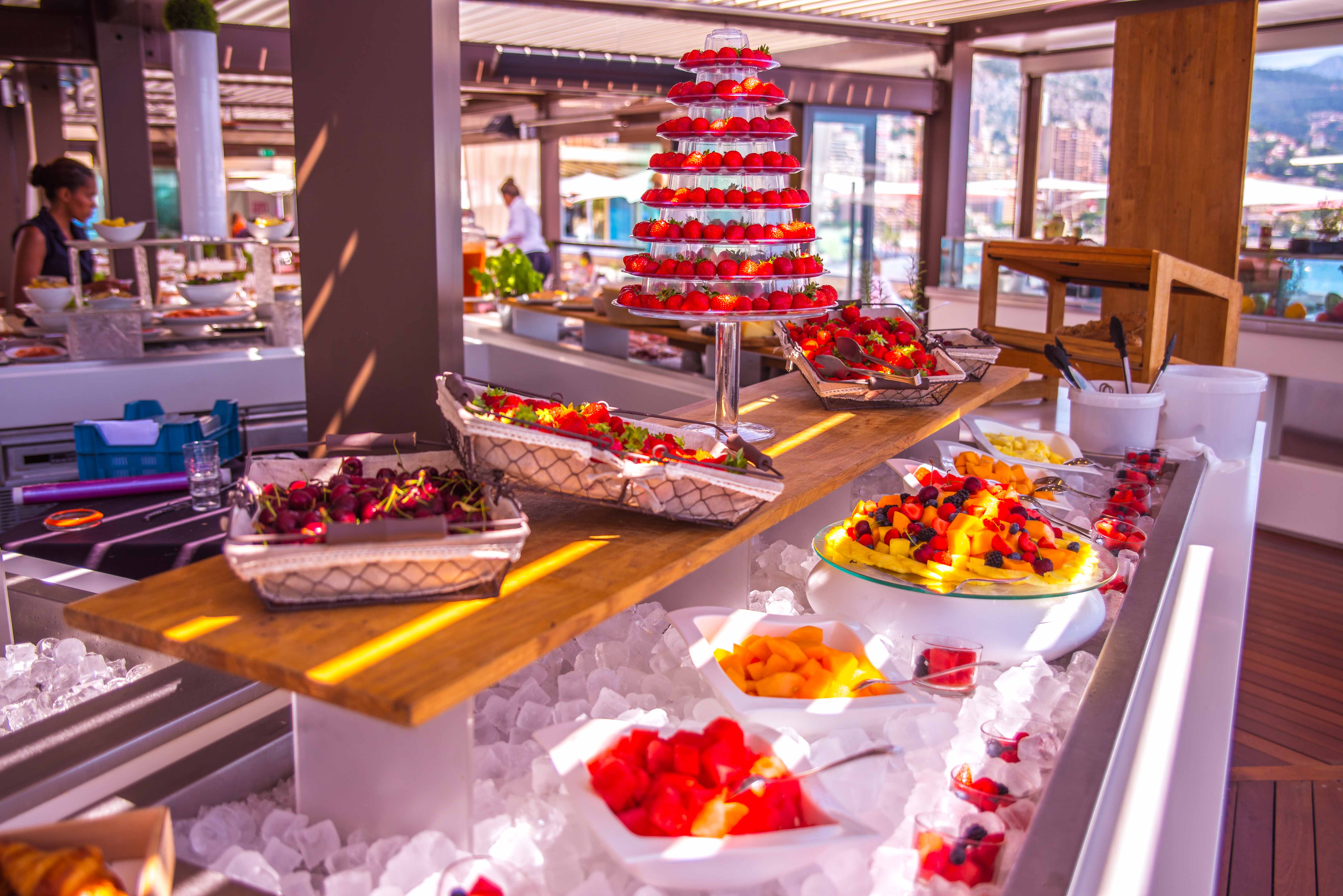 Fairmont Monaco MonteCarlo pink sunday horizon deck blog voyage icietlabas