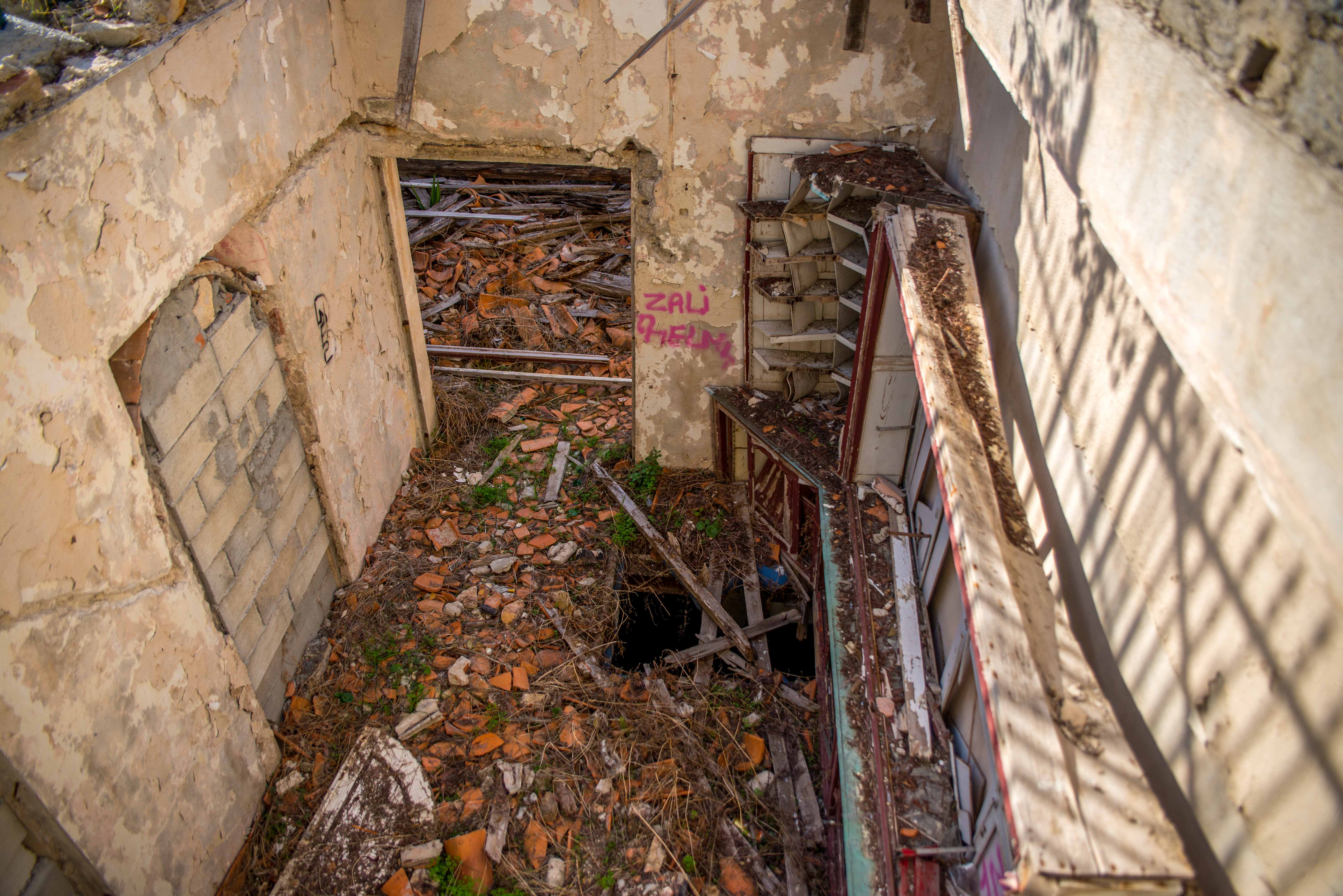 Observatoire de Super-Cannes Urbex blog voyage icietlabas