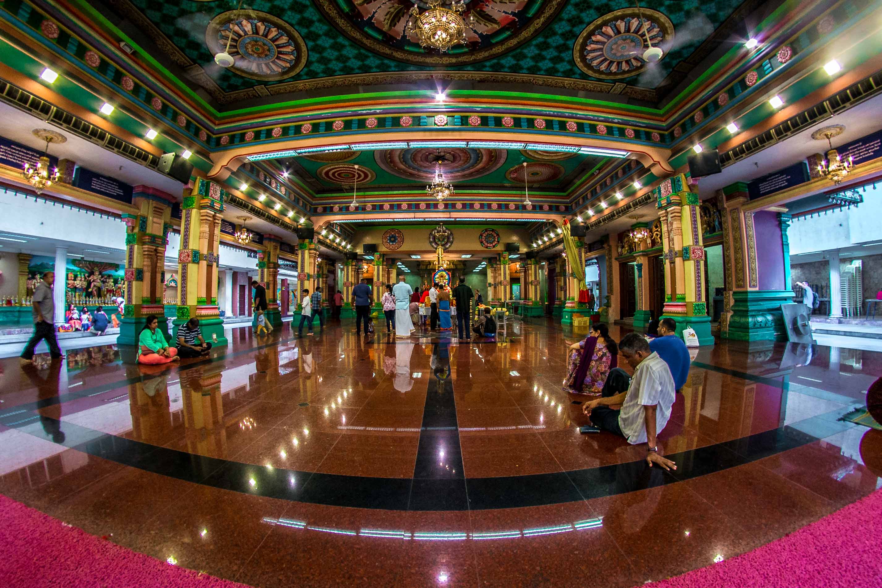 Kuala Lumpur Sri Maha Mariamman Temple Hindou Malaisie blog voyage icietlabas