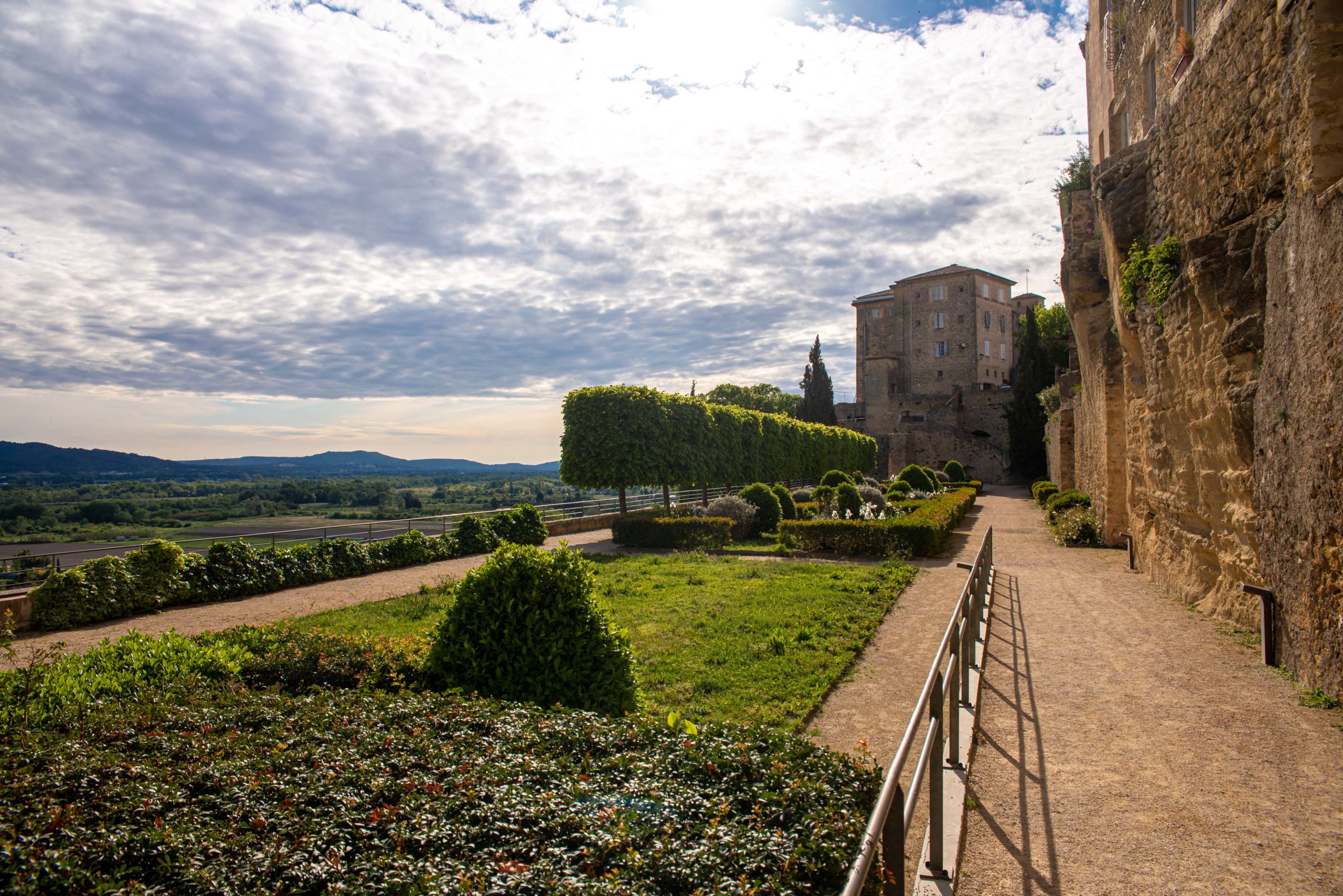 Lauris Villages méconnus du Luberon blog voyage France