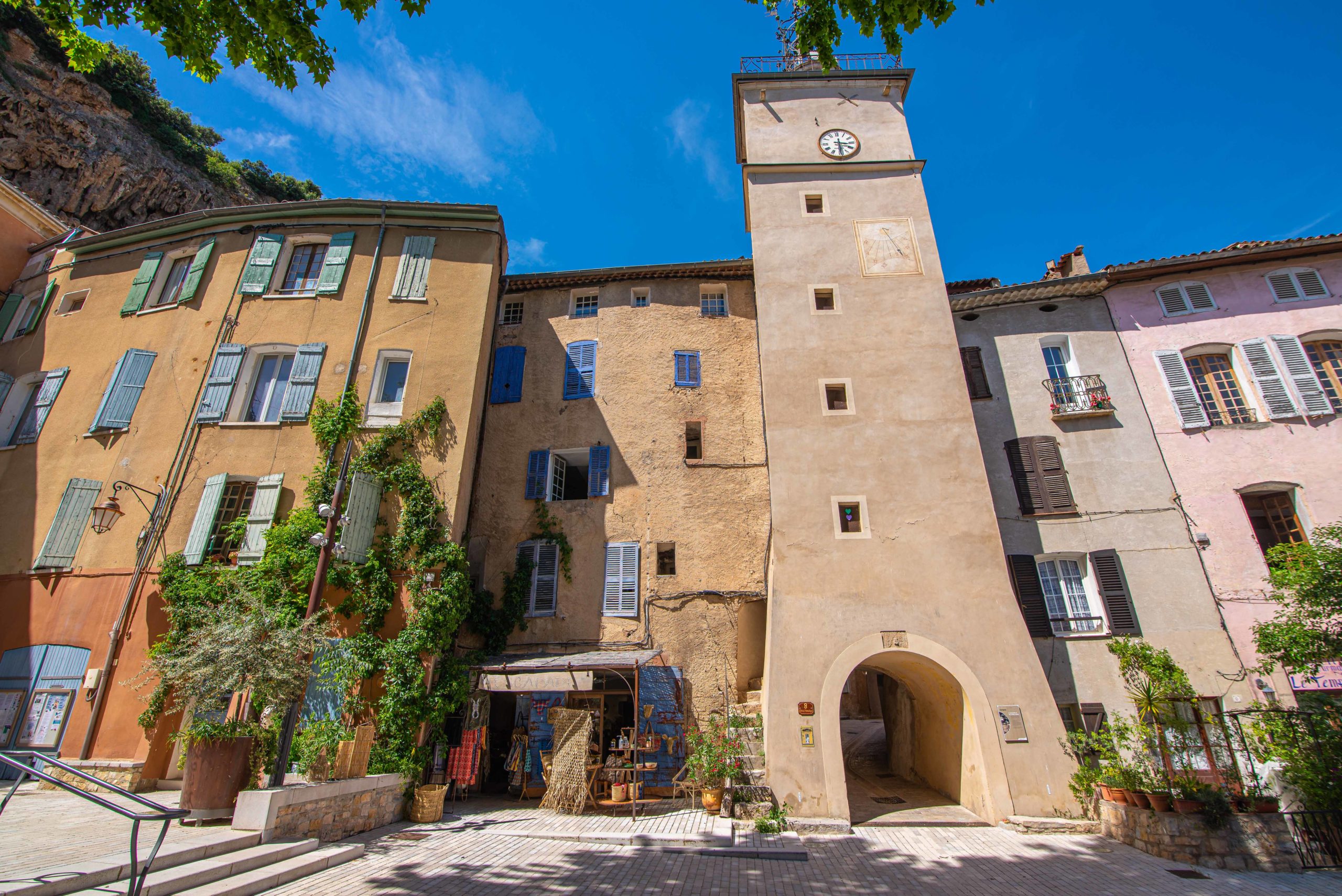Cotignac département du Var 83 que faire en provence alpes côte d'azur blog voyage