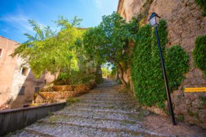Cotignac département du Var 83 que faire en provence alpes côte d'azur blog voyage