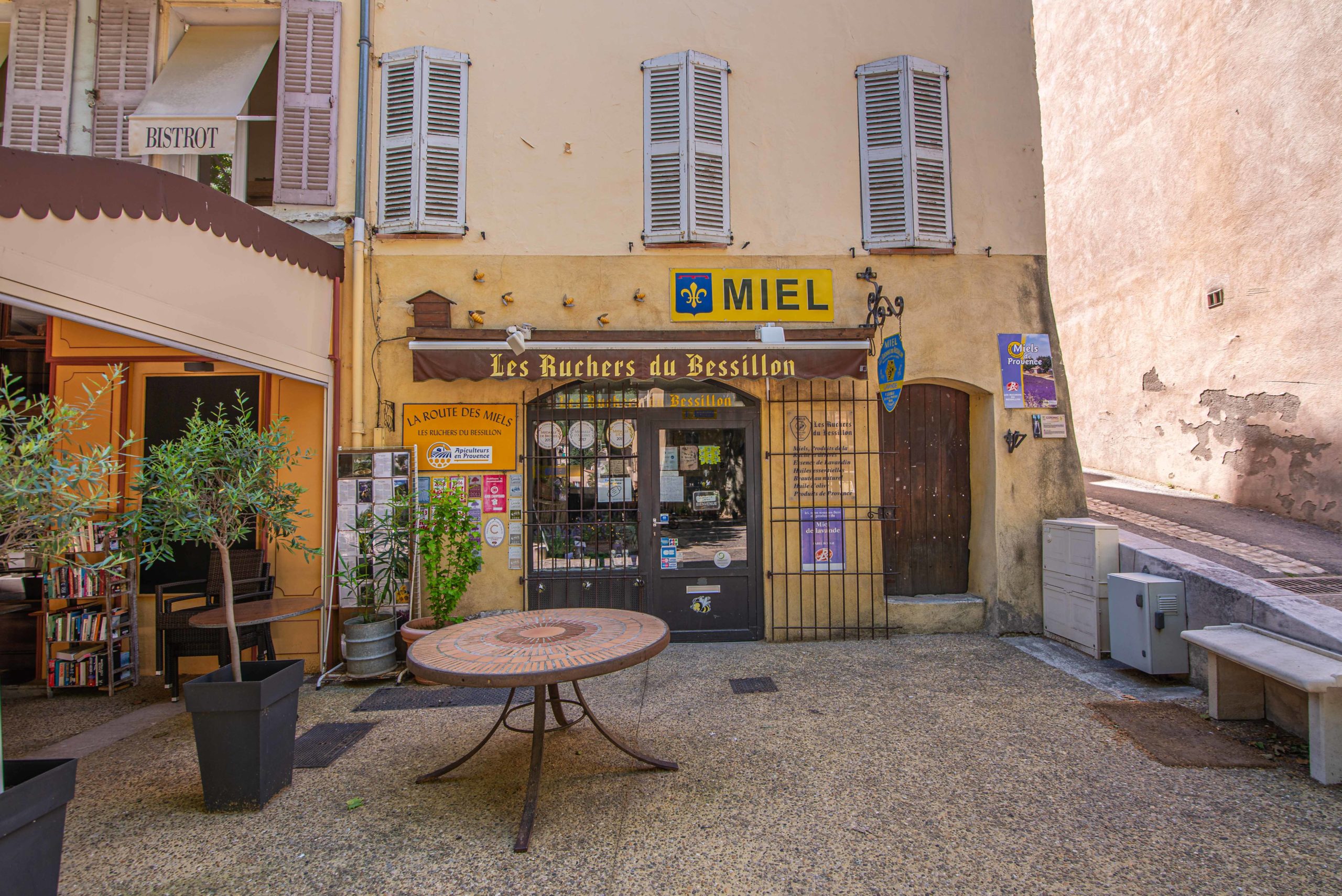 Cotignac département du Var 83 que faire en provence alpes côte d'azur blog voyage