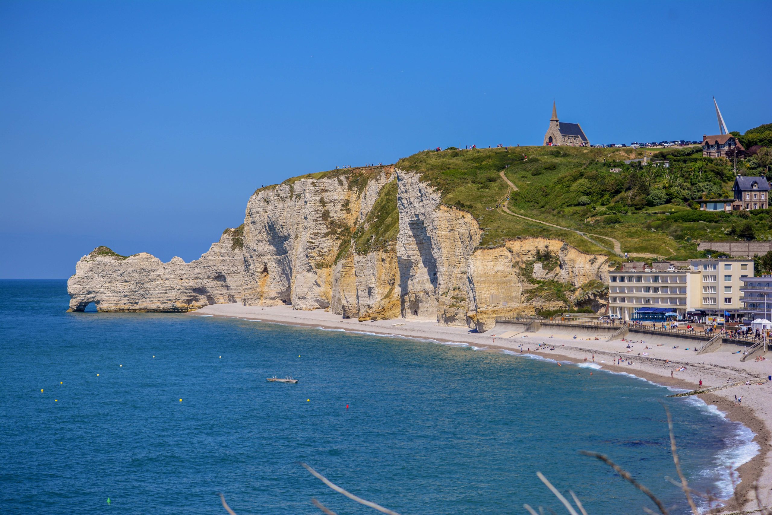 Etretat Blog Voyage Que faire en France Que faire en Normandie Rochers Arches Aiquille
