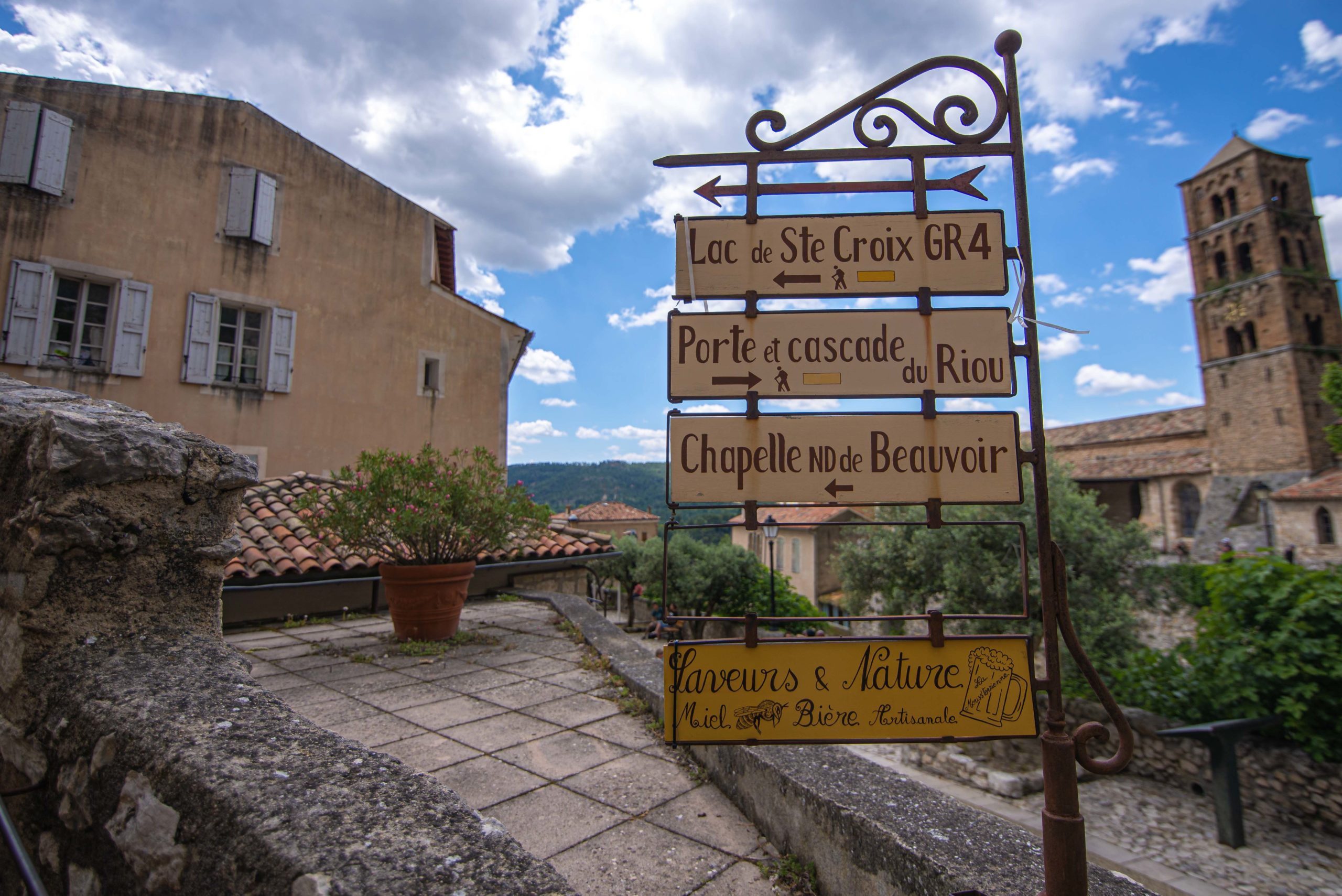 que faire en provence alpes cote d'azur alpes de haute provence plus beau village de France