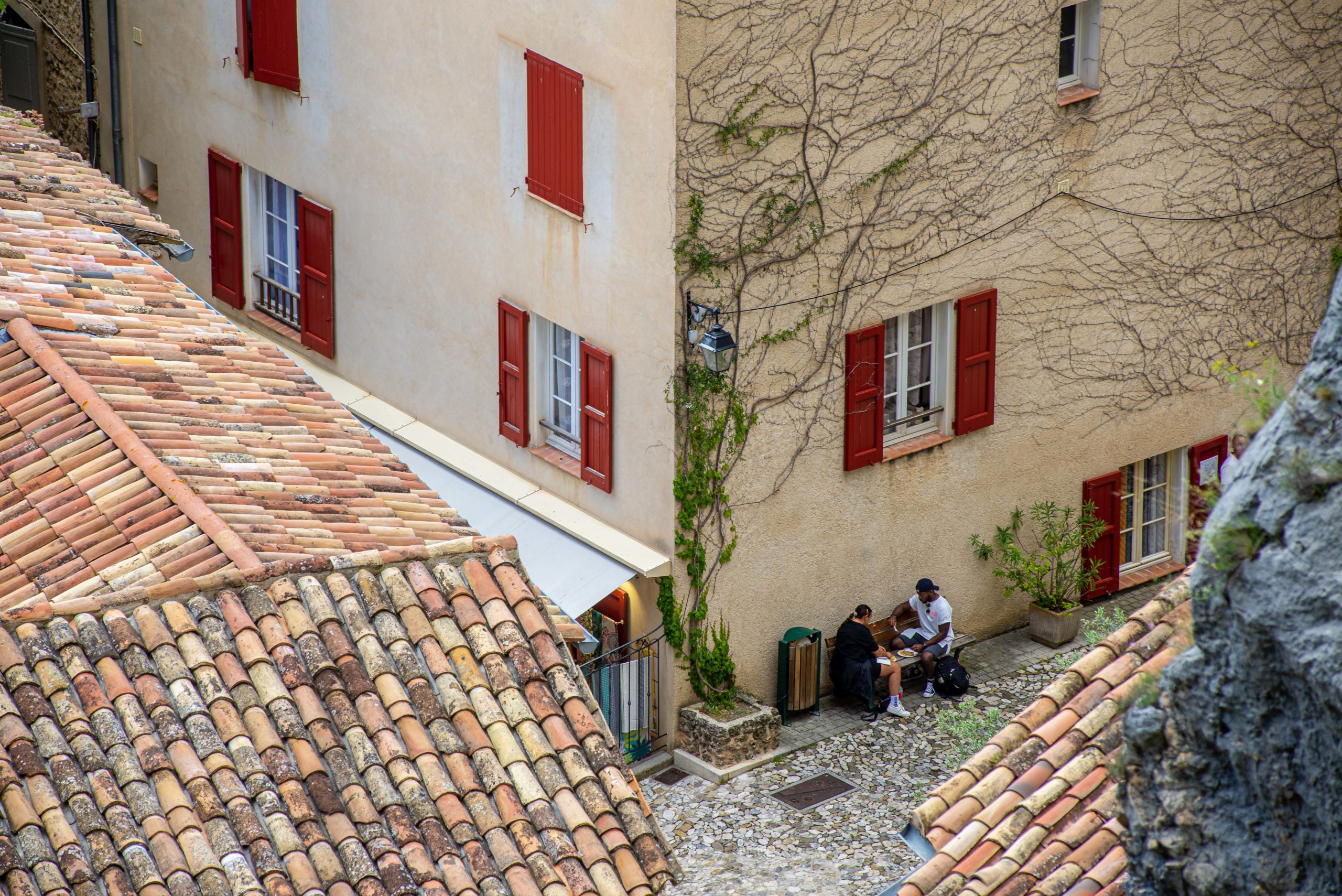 Moustiers-Sainte-Marie que faire en provence alpes cote d'azur alpes de haute provence plus beau village de France