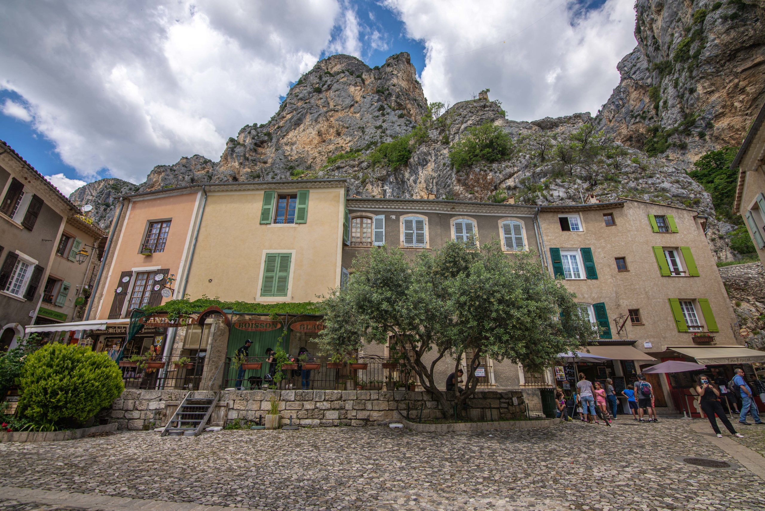 que faire en provence alpes cote d'azur alpes de haute provence plus beau village de France