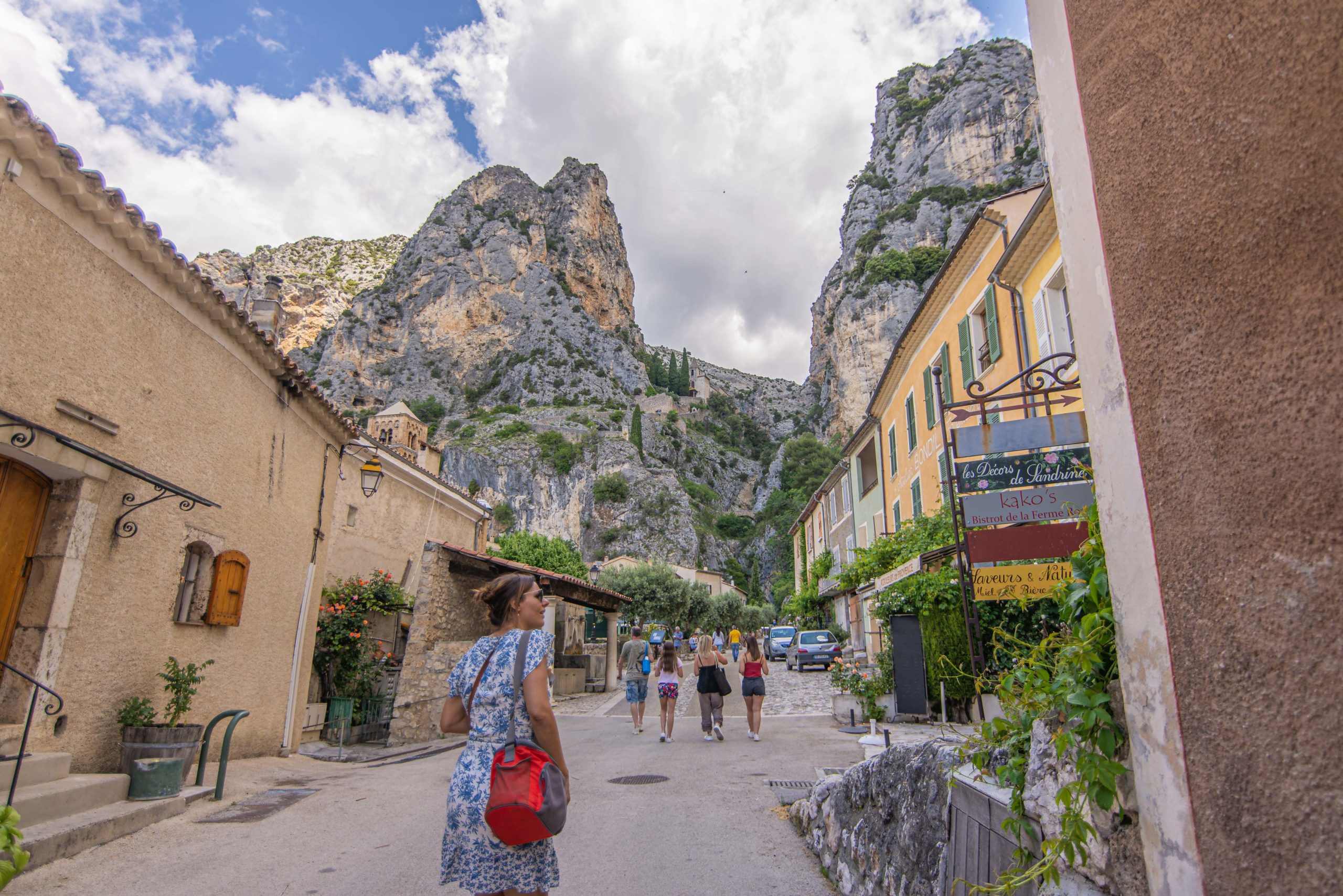 Moustiers-Sainte-Marie que faire en provence alpes cote d'azur alpes de haute provence plus beau village de France