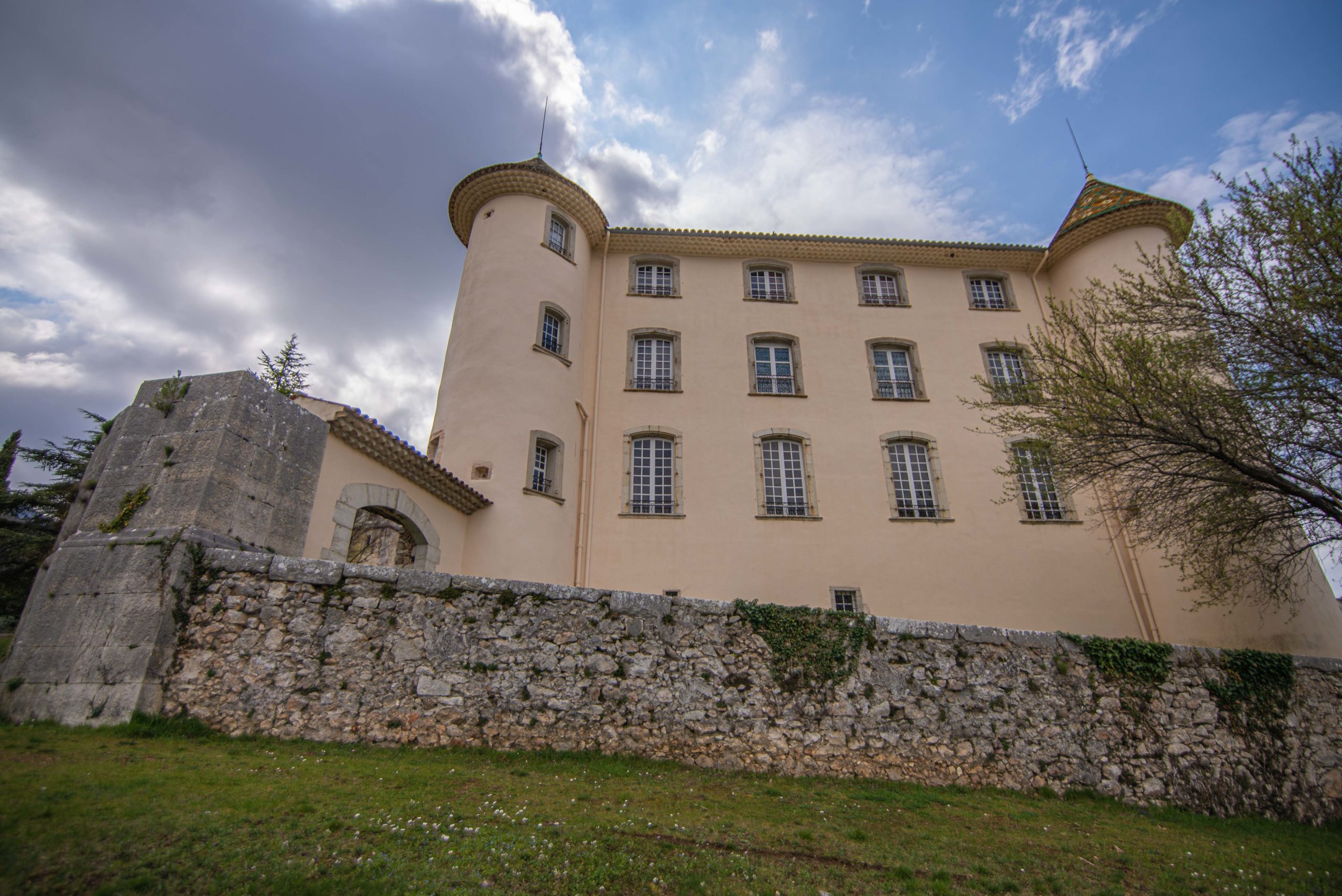 Aiguines que faire dans le VAR 83 que faire en provence alpes cote d'azur blog voyage
